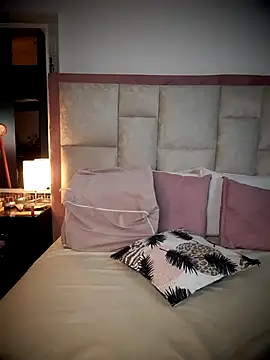 Snapshot of atheneacruize chatting on November 19, 2025, 7:58 pm atheneacruize online show from November 19, 2025, 7:58 pm