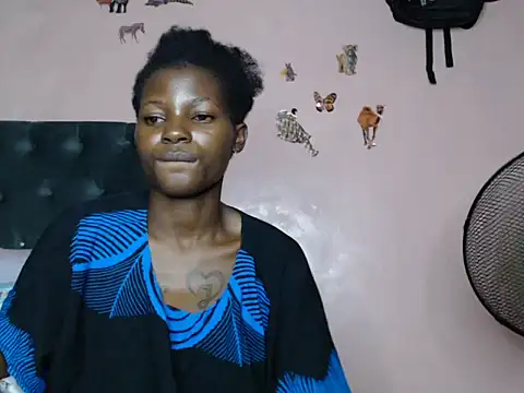 TrishaKalid online show from February 13, 2025, 8:13 pm