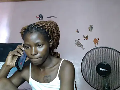 TrishaKalid online show from March 22, 2025, 12:25 pm