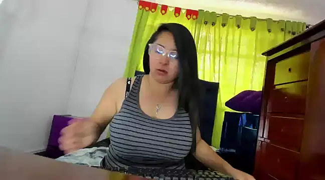  Angelinaandrade  online show from January 7, 2025, 7:59 pm