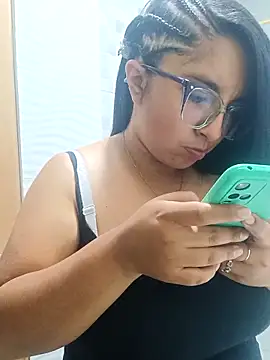  Angelinaandrade  online show from December 23, 2025, 12:08 am