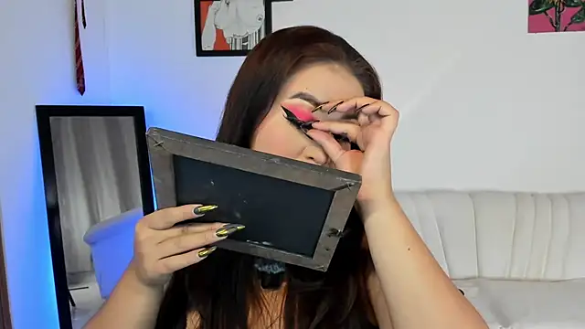 LiahDiaz online show from February 19, 2026, 8:27 pm