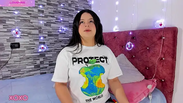 Snapshot of skyhotgirll chatting on December 12, 2024, 7:04 pm skyhotgirll online show from December 12, 2024, 7:04 pm