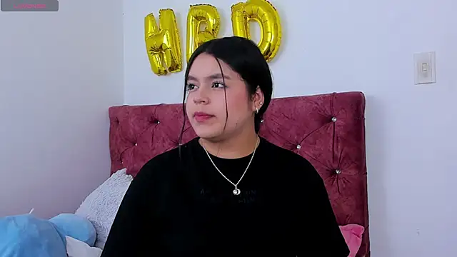 skyhotgirll online show from April 11, 2026, 5:50 pm