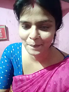 Hot Pakhi online show from December 3, 2024, 1:10 pm