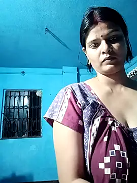 Hot Pakhi online show from February 5, 2025, 5:20 pm