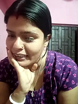 Hot Pakhi online show from February 19, 2025, 3:06 am