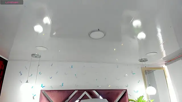  Antonnela  online show from January 16, 2026, 2:21 pm