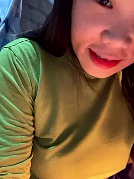 Snapshot of Laura8910 chatting on December 2, 2024, 6:20 am Laura8910 online show from December 2, 2024, 6:20 am