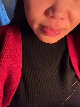 Snapshot of Laura8910 chatting on January 19, 2025, 11:56 am Laura8910 online show from January 19, 2025, 11:56 am