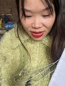 Snapshot of Laura8910 chatting on February 20, 2025, 4:18 am Laura8910 online show from February 20, 2025, 4:18 am