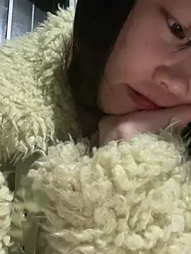 Snapshot of Laura8910 chatting on February 20, 2025, 1:08 pm Laura8910 online show from February 20, 2025, 1:08 pm