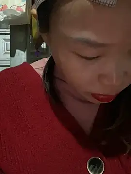 Snapshot of Laura8910 chatting on February 25, 2025, 2:22 pm Laura8910 online show from February 25, 2025, 2:22 pm