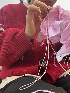 Snapshot of Laura8910 chatting on March 7, 2025, 2:04 am Laura8910 online show from March 7, 2025, 2:04 am