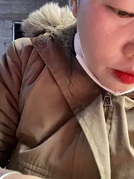 Snapshot of Laura8910 chatting on March 8, 2025, 4:01 am Laura8910 online show from March 8, 2025, 4:01 am