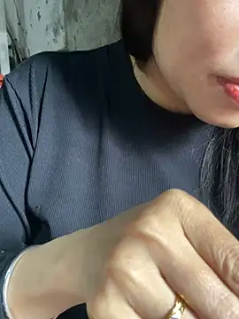 Snapshot of Laura8910 chatting on March 11, 2025, 5:16 am Laura8910 online show from March 11, 2025, 5:16 am