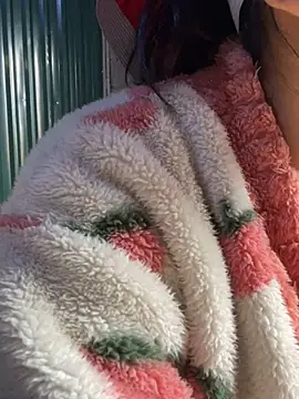 Snapshot of Laura8910 chatting on March 19, 2025, 5:08 am Laura8910 online show from March 19, 2025, 5:08 am