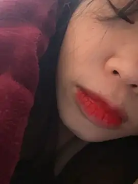 Snapshot of Laura8910 chatting on March 22, 2025, 12:06 am Laura8910 online show from March 22, 2025, 12:06 am