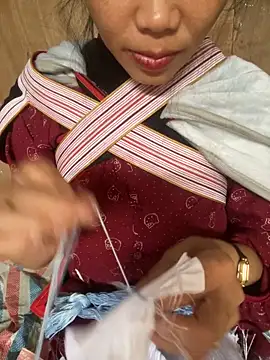 Snapshot of Laura8910 chatting on October 31, 2025, 6:03 am Laura8910 online show from October 31, 2025, 6:03 am