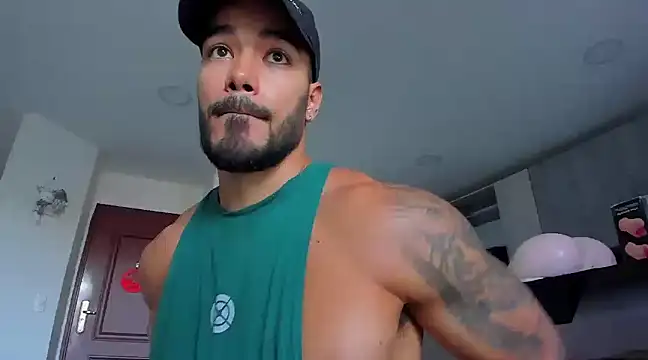 Snapshot of Alexander_Martines chatting on January 6, 2025, 10:05 pm Alexander Martines online show from January 6, 2025, 10:05 pm