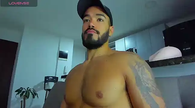 Snapshot of Alexander_Martines chatting on February 21, 2025, 4:29 am Alexander Martines online show from February 21, 2025, 4:29 am