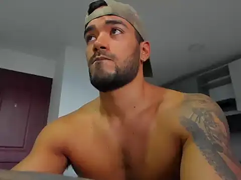 Snapshot of Alexander_Martines chatting on September 24, 2025, 10:13 pm Alexander Martines online show from September 24, 2025, 10:13 pm