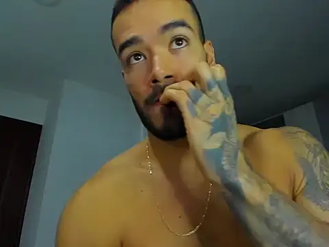 Snapshot of Alexander_Martines chatting on October 5, 2025, 12:09 am Alexander Martines online show from October 5, 2025, 12:09 am