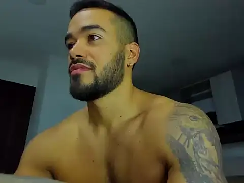 Snapshot of Alexander_Martines chatting on October 7, 2025, 1:14 am Alexander Martines online show from October 7, 2025, 1:14 am