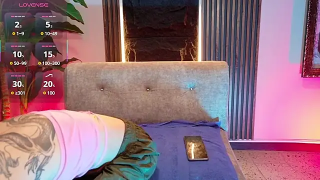 salomee star  online show from November 9, 2025, 6:17 pm