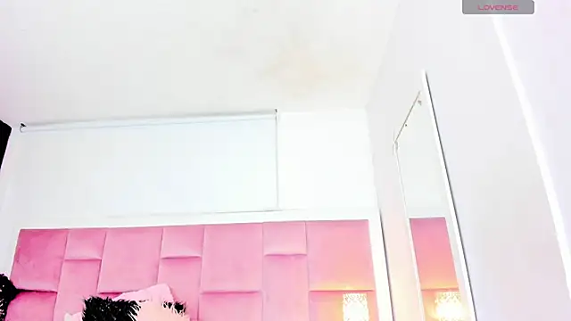 DaphneLloyd online show from December 14, 2024, 2:23 am