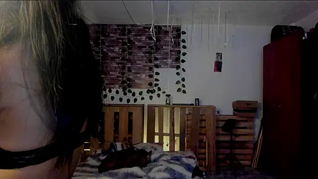 nicole volkov online show from November 26, 2025, 6:58 am
