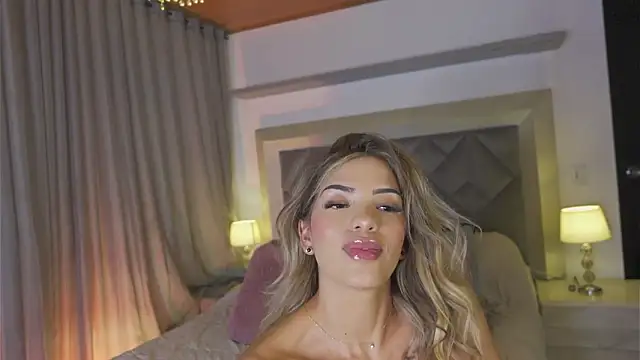 Ameliadickens online show from March 12, 2026, 11:44 pm