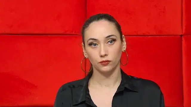 Snapshot of AliceMunro chatting on January 14, 2025, 11:05 pm AliceMunro online show from January 14, 2025, 11:05 pm