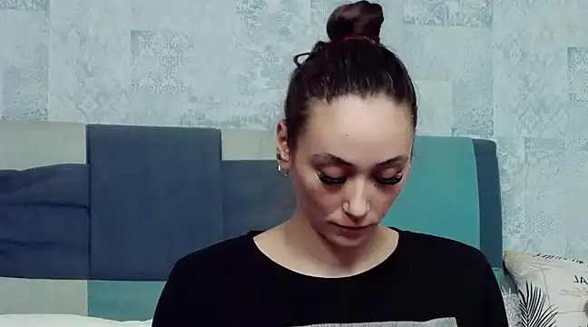 Snapshot of AliceMunro chatting on March 21, 2025, 8:29 pm AliceMunro online show from March 21, 2025, 8:29 pm