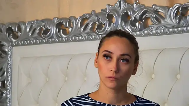 Snapshot of AliceMunro chatting on September 11, 2025, 3:45 pm AliceMunro online show from September 11, 2025, 3:45 pm