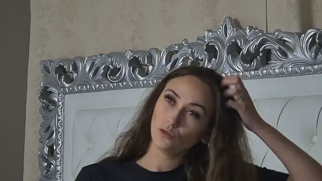 Snapshot of AliceMunro chatting on September 23, 2025, 7:17 pm AliceMunro online show from September 23, 2025, 7:17 pm