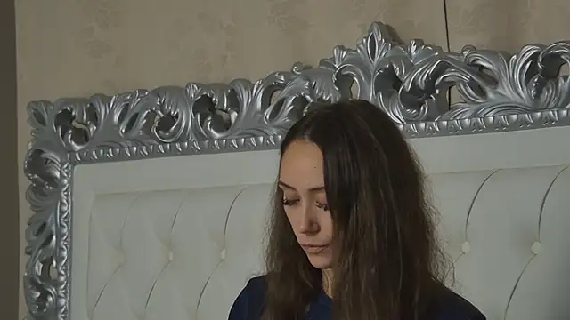 Snapshot of AliceMunro chatting on October 7, 2025, 7:11 pm AliceMunro online show from October 7, 2025, 7:11 pm