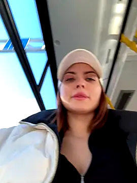 Snapshot of Accole chatting on December 4, 2024, 9:51 am Accole online show from December 4, 2024, 9:51 am