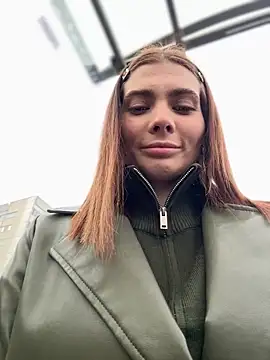 Snapshot of Accole chatting on November 10, 2025, 7:18 am Accole online show from November 10, 2025, 7:18 am