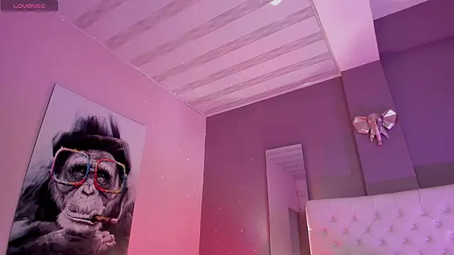 Snapshot of vega_roux chatting on March 23, 2025, 7:53 am vega roux online show from March 23, 2025, 7:53 am