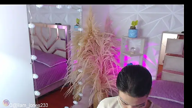 Jonesliam23 online show from September 26, 2025, 6:12 pm