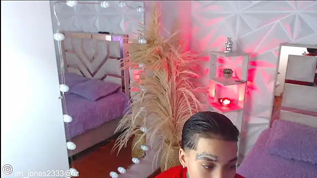 Jonesliam23 online show from October 18, 2025, 7:14 pm