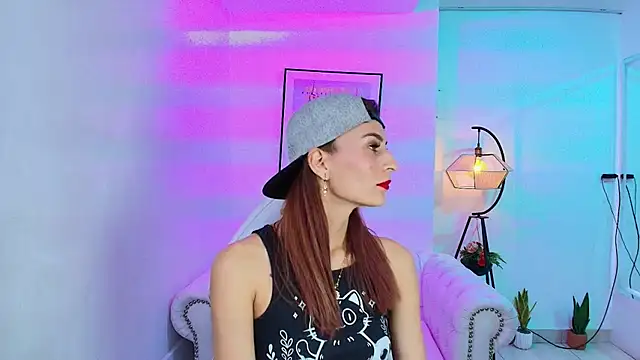 Snapshot of Tamara_slimx chatting on January 24, 2025, 6:57 am Tamara slimx online show from January 24, 2025, 6:57 am