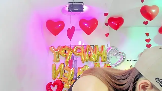 Snapshot of Tamara_slimx chatting on February 16, 2025, 9:37 am Tamara slimx online show from February 16, 2025, 9:37 am