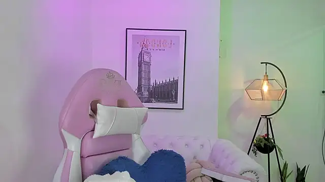 Snapshot of Tamara_slimx chatting on March 7, 2025, 8:56 am Tamara slimx online show from March 7, 2025, 8:56 am