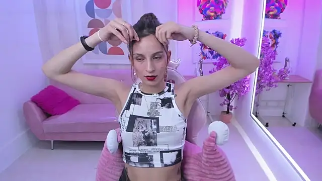 Snapshot of Tamara_slimx chatting on March 21, 2025, 9:56 am Tamara slimx online show from March 21, 2025, 9:56 am