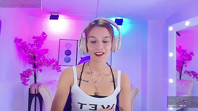 Snapshot of Tamara_slimx chatting on October 15, 2025, 4:01 am Tamara slimx online show from October 15, 2025, 4:01 am
