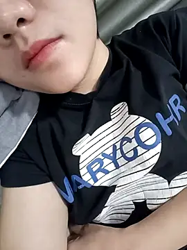  Attractivegirl33 online show from September 28, 2025, 8:58 pm