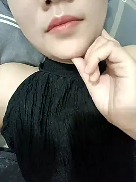  Attractivegirl33 online show from October 2, 2025, 4:47 pm