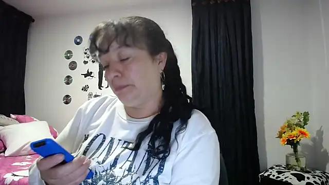 Sweeetness Milf online show from November 7, 2025, 1:49 am